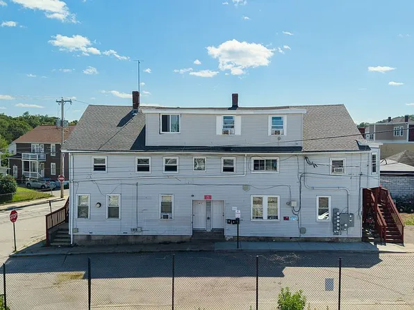 71 Roberts St, West Warwick, RI 02893