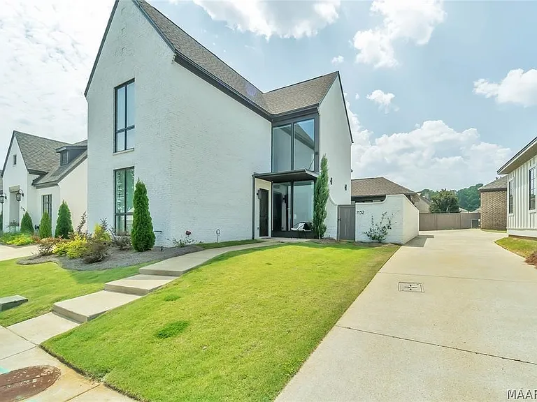 7132 Fain Park Dr — Photo 2