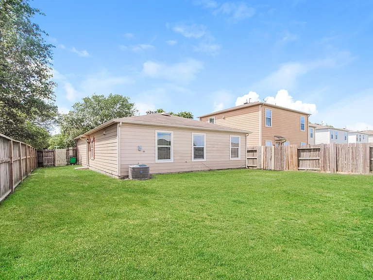 3235 Becker Glen St — Photo 18
