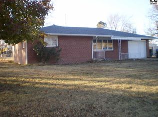 215 S Orchard St, Arlington, KS 67514