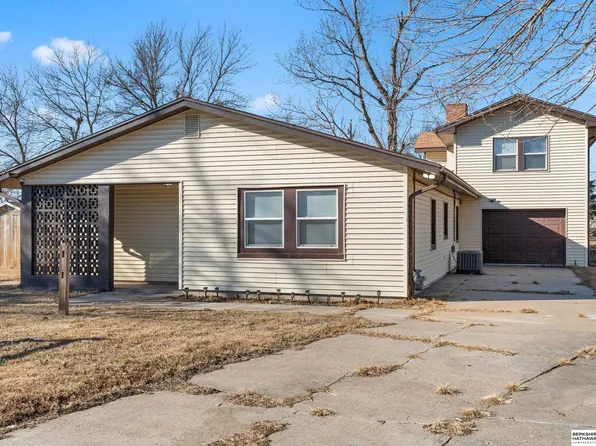 4330 N 14th St, Carter Lake, IA 51510