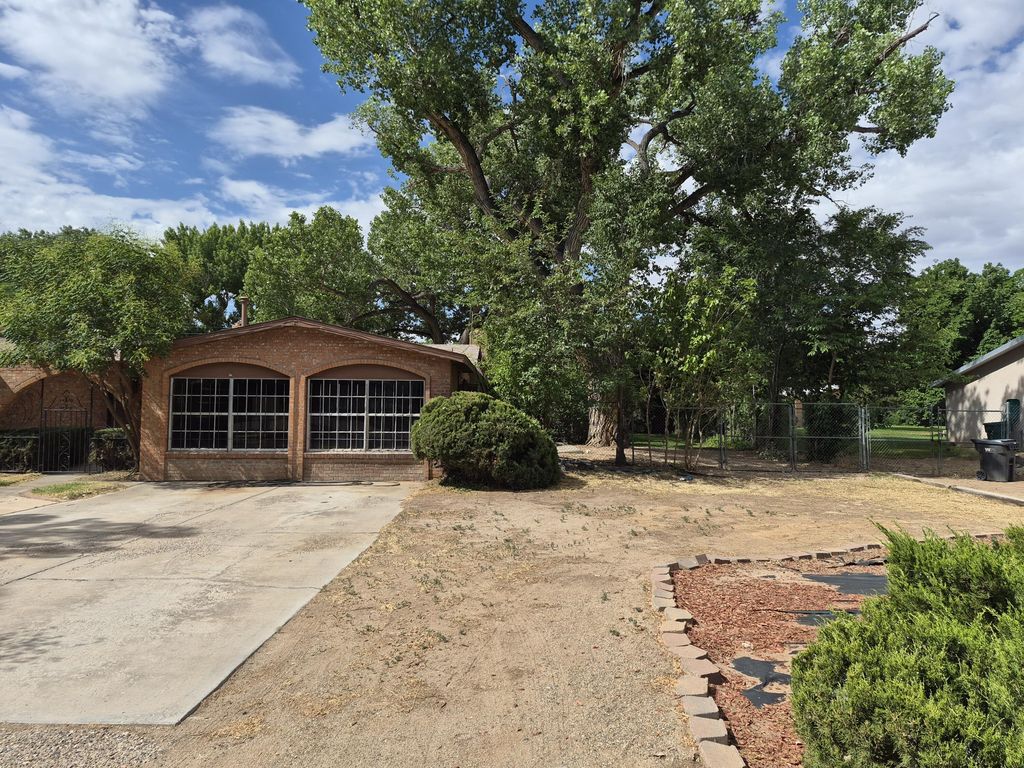 1020 Stuart Rd NW, Albuquerque, NM - View 5