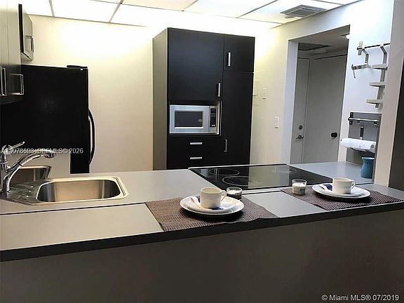 5th image of 100 Bayview Dr APT 302