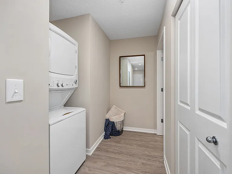 The Summit Apartments — Photo 6