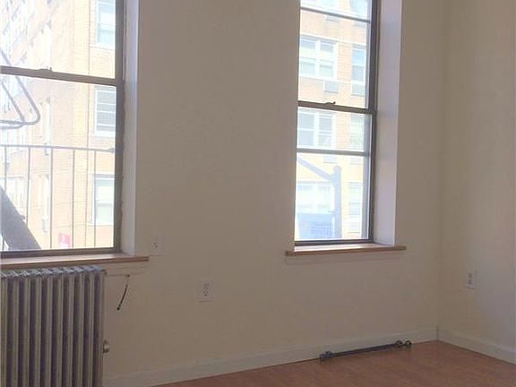 4th image of 55 Bayard St APT 6
