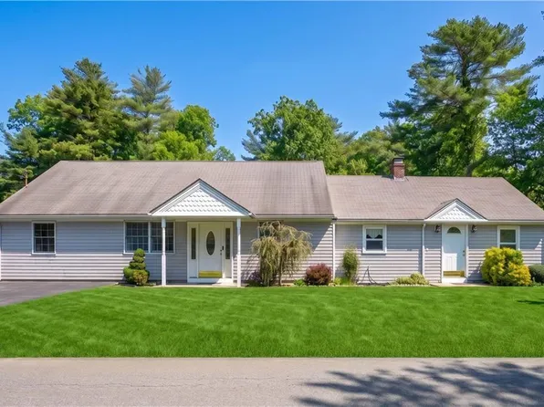 35 Leuba Rd, Coventry, RI 02816