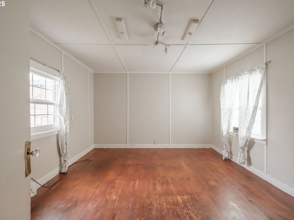 portland-oregon-176559619 picture