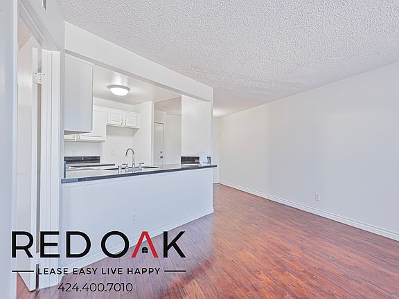 4th image of 6660 1/4 Vineland Ave #11