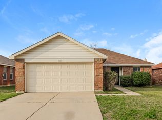 1329 Castle Ridge Rd, Fort Worth, TX 76140