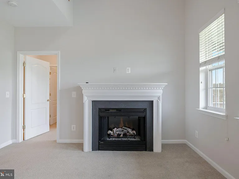 13960 Greendale Dr — Photo 41