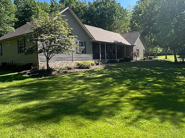 4519 Persimmon Dr, Girard, PA 16417