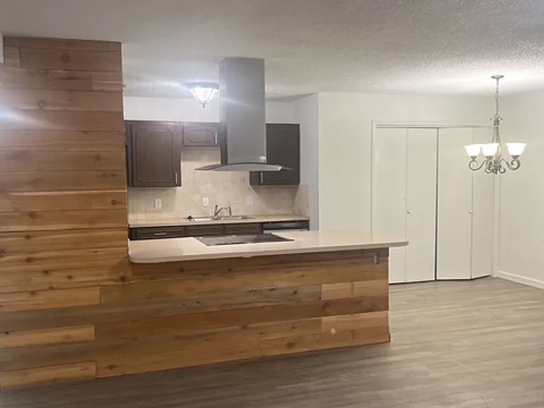 405 Bryan Dr — Photo 6
