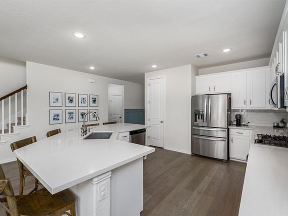 4th image of 3008 Tea Olive Dr