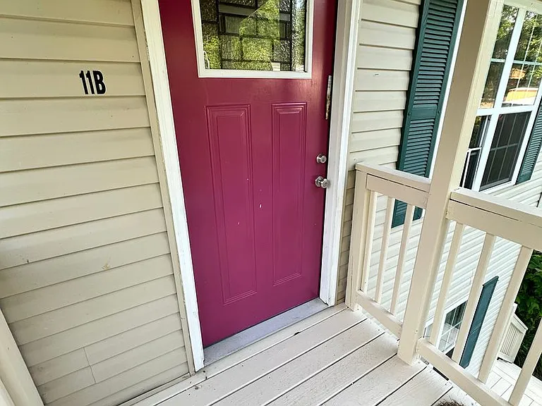 11 Gotham Dr #B — Photo 2
