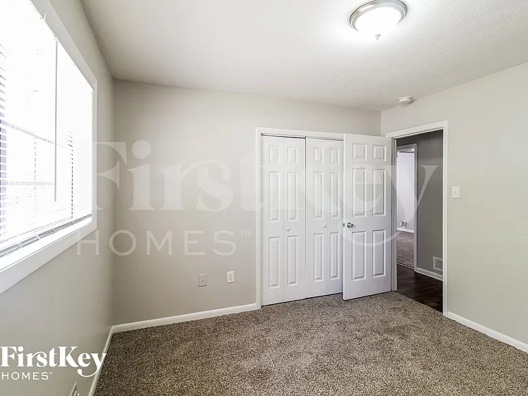1021 Meadowbrook Ln NW — Photo 13