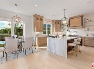 365 N Las Casas Ave, Pacific Palisades, CA 90272