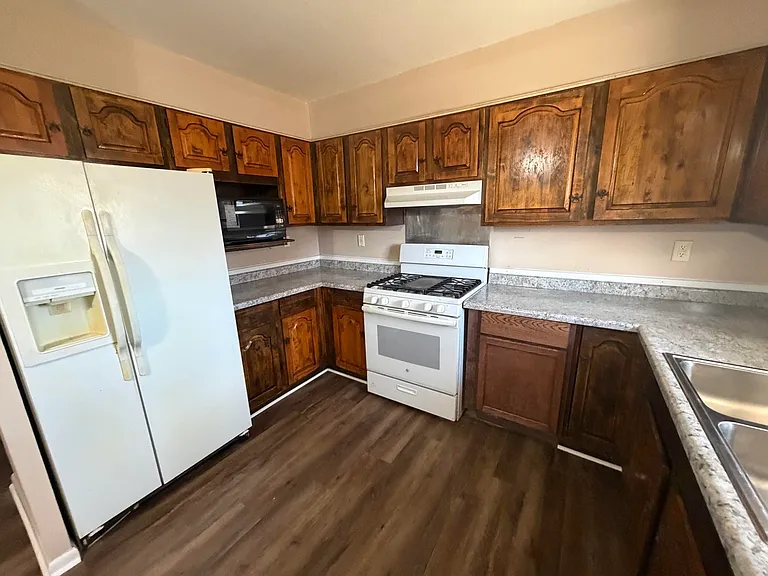 1505 Valleyview Ave — Photo 4