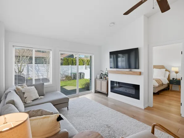 17516 4th Ave #34, Surrey, BC V3Z 0R9
