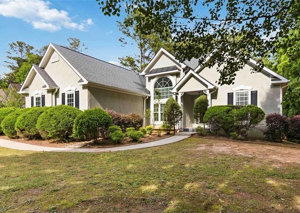 1st image of 820 Clifton Rdg