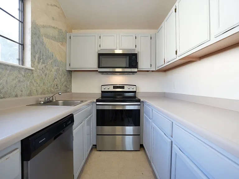 31 Golden Gate Cir — Photo 10