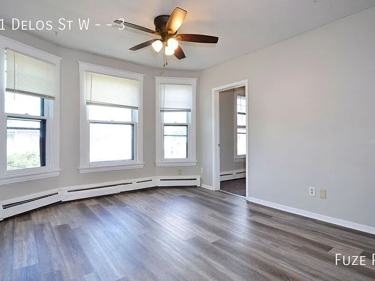 61 Delos St W #3 — Photo 4