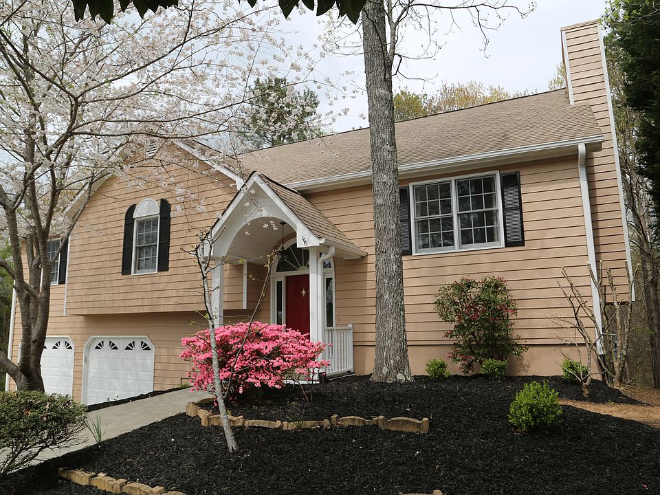 Beautiful Home, Large Lot