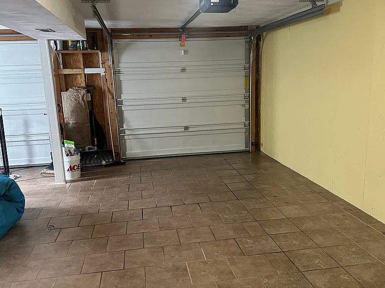 1733 Meadows Rd — Photo 26