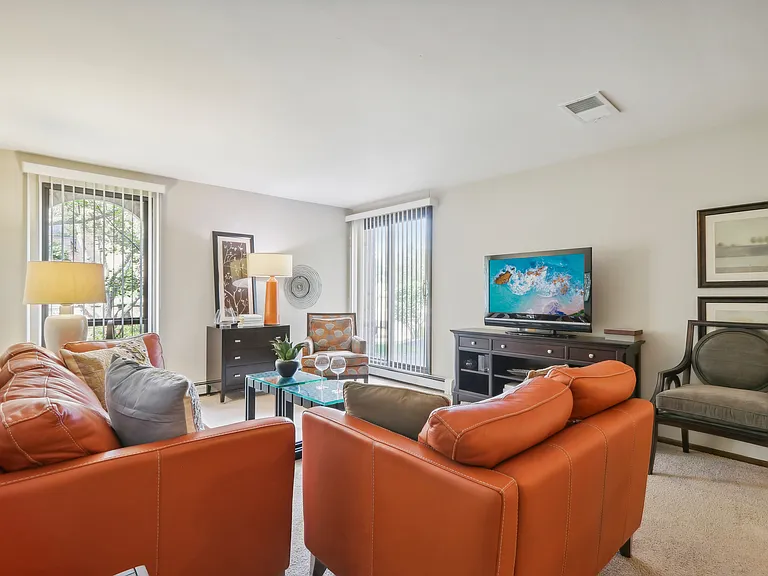 Serafino Square Luxury Apartments — Photo 10