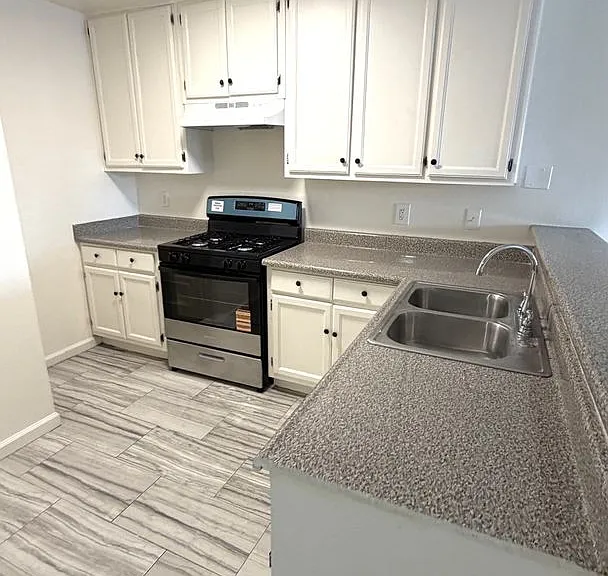 6726 WOODLEY — Photo 12