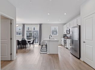 2315 McKenney Way, Saint Paul, MN 55109