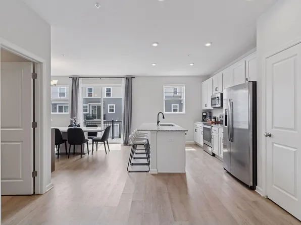 2315 McKenney Way, Saint Paul, MN 55109