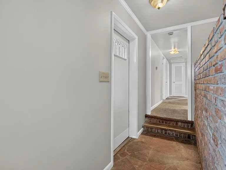 2618 Arlex Dr E — Photo 5