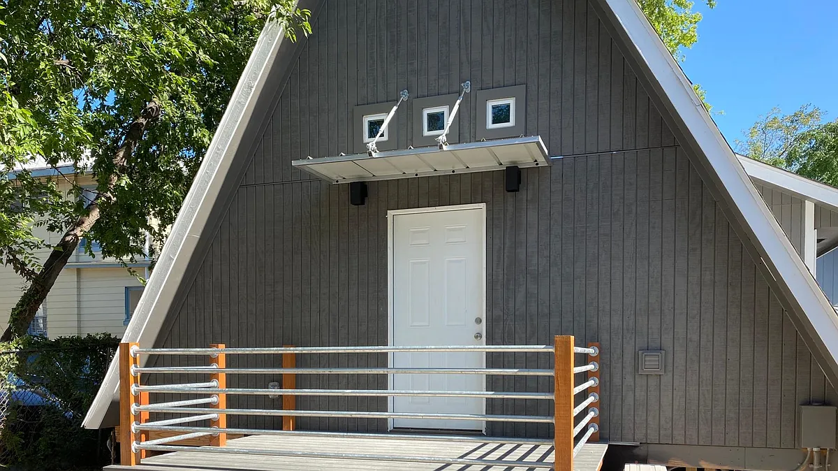 Building Photo - 406 W Evergreen St