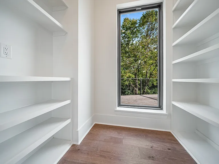 6011 Hill Cir — Photo 25
