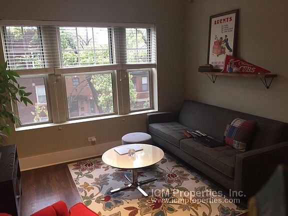 3rd image of 1849 W Cornelia Ave #3
