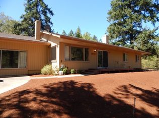 2866 Demaray Dr, Grants Pass, OR 97527
