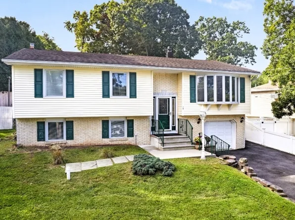 14 Eugene Rd, Hopatcong Boro, NJ 07843