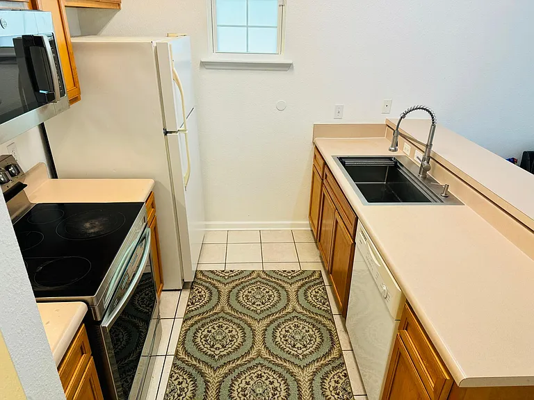 924 Ashburn Dr #2 — Photo 16