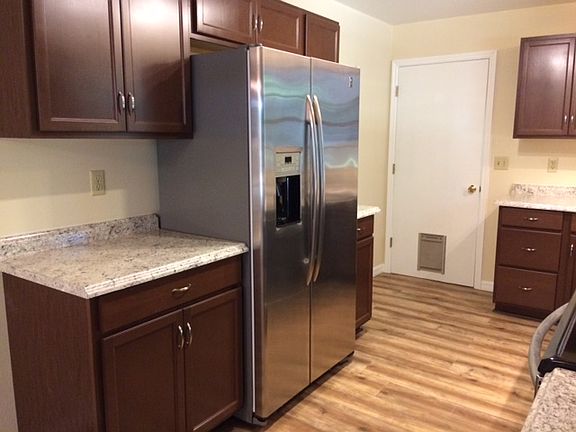 2nd image of 605 N Parkway St