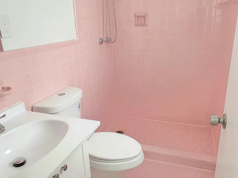 1415 Genoa St — Photo 17