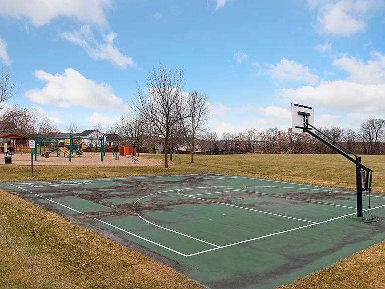 5182 Hampton St NE — Photo 61