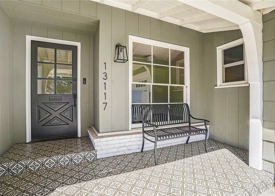 13117 Huston St, Sherman Oaks, CA 91423 | MLS #NP25055796 13117 Huston St, Sherman Oaks, CA 91423 | MLS #NP25055796