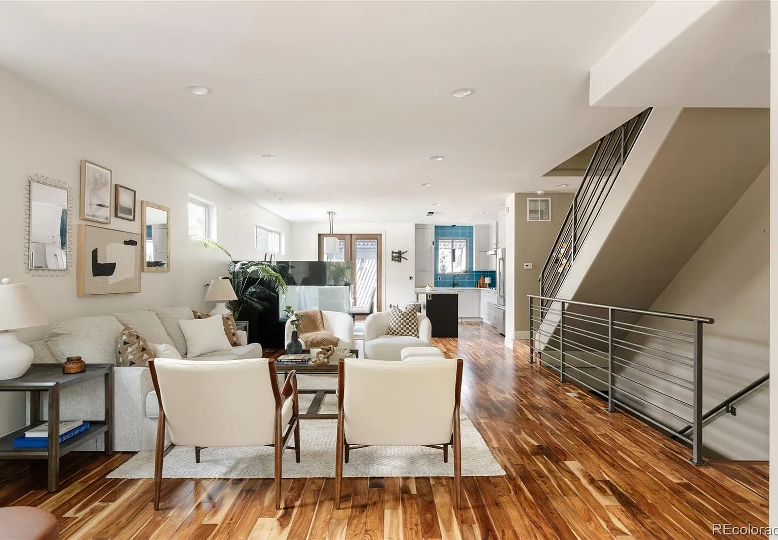3 bed, 3.5 bath, 3085 sqft, $6,000 — Photo 4