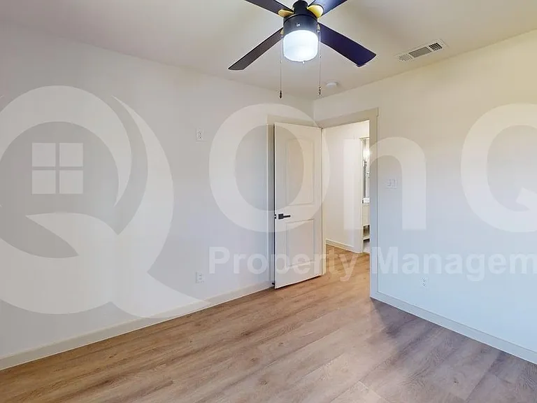 2517 Canterbury Ct — Photo 14