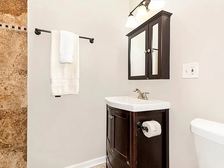 232 Des Plaines Ave #2 — Photo 20