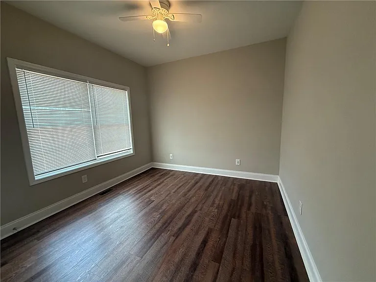 618 Liberty St — Photo 10