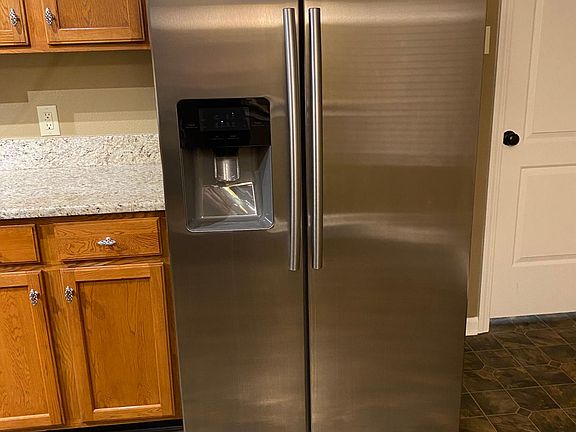 Ice maker and easy access to water and ice.