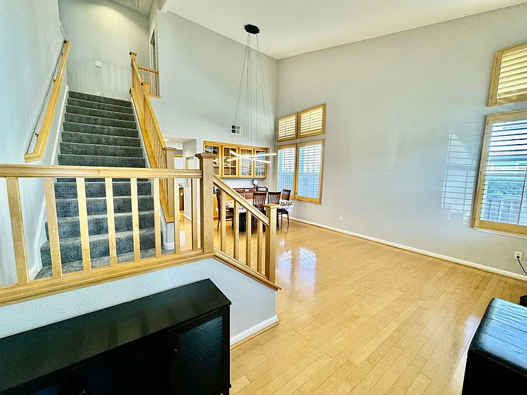 12 Amberwood Cir — Photo 2