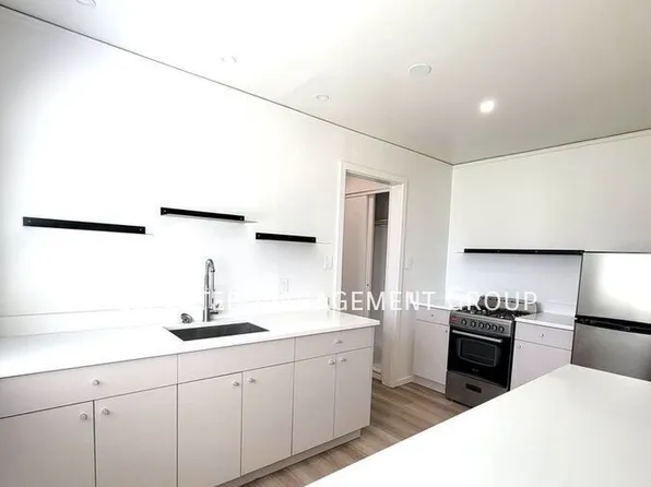 561 Kiva St APT 5, Los Alamos, NM 87544