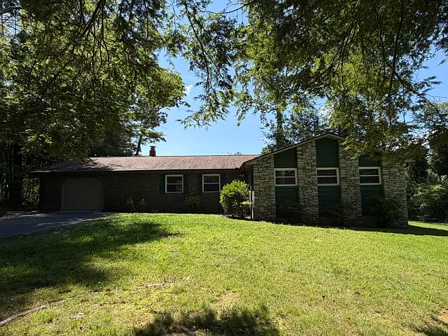609 Pineland Rd — Photo 23